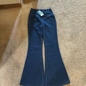 New bel bottoms never been worn with tags